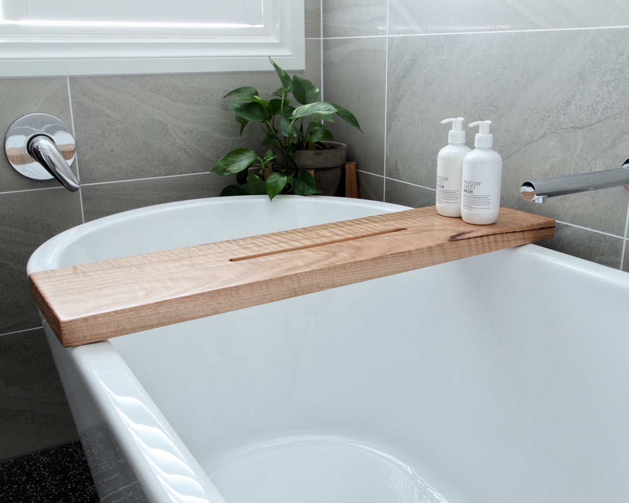 Jemmervale Design -Bath Caddy with Wine IPAD holder